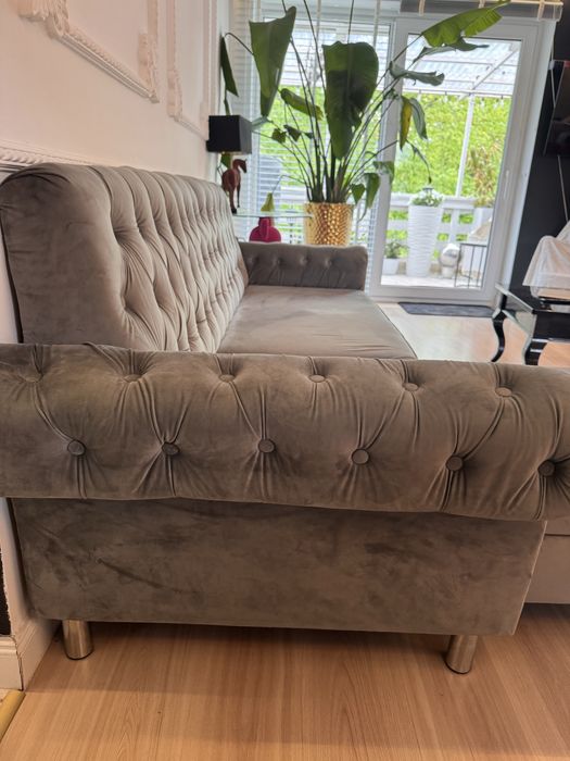 Sprzedam kanapę w stylu chesterfield