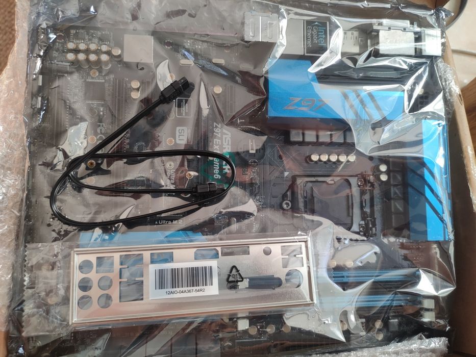 Унікальна топова материнська плата Z97 Extreme6