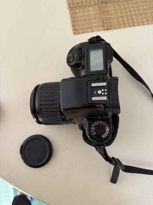 Canon 1000F com capa