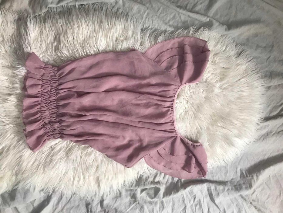 Blusa na cor "rosa velho" com folhos