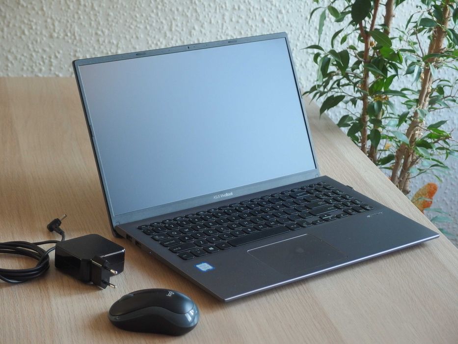 Win11 ASUS VivoBook IPS FHD X512FA-R564FA 480GB SSD 8GB RAM i5-8265U