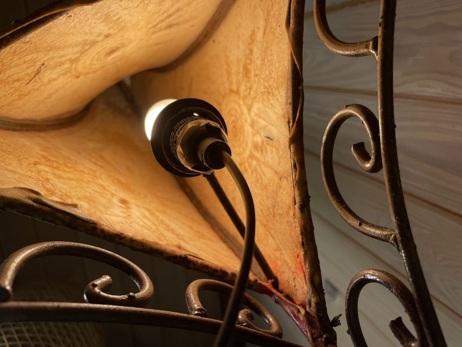 Skórzana wyszywana lampa stojąca Marokańska