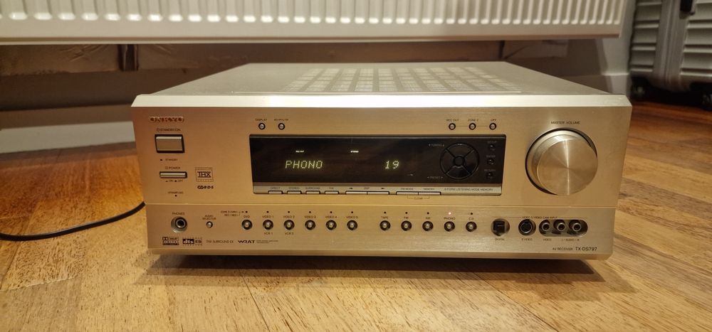 Amplituner Onkyo TX-DS797 do kina domowego