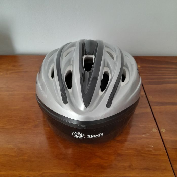 Capacete protecção ciclista novo