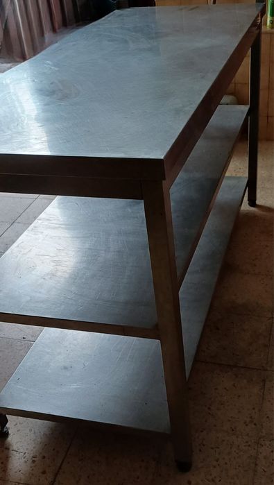Bancada de  aço inox .