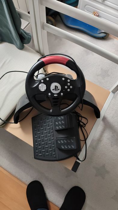 Volante PS3 com pedais
