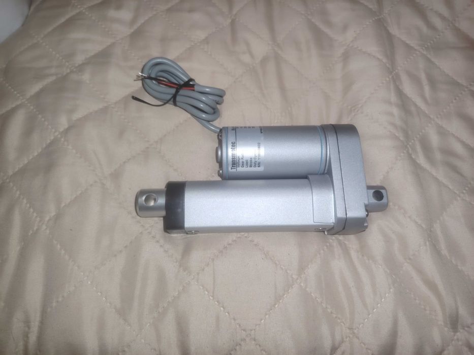 Siłownik liniowy elektryczny