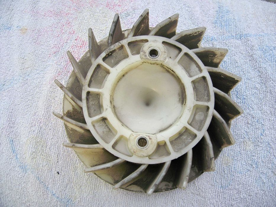 Крыльчатка генератора  на скутер Honda Lead AF20 -HF05.