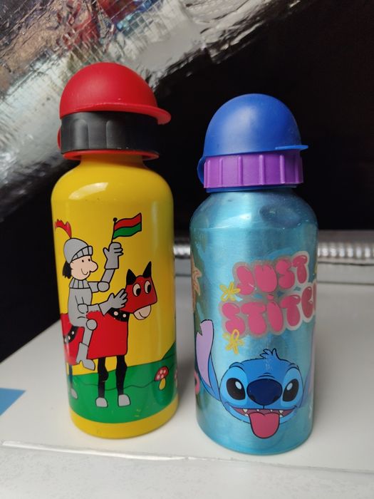 Dwa dziecięce termosy bidony