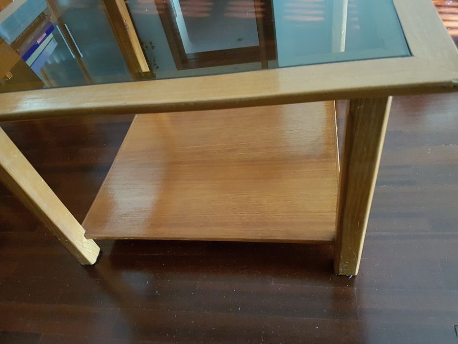 Side Table with Glass64285725583875122