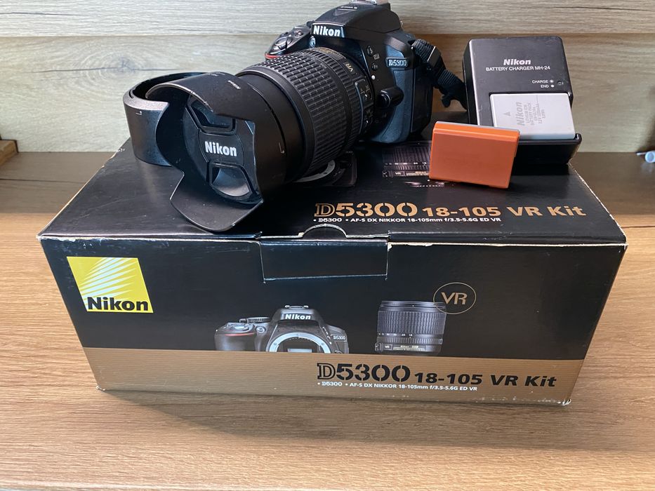 Nikon 5300 z obiektywem 18-105