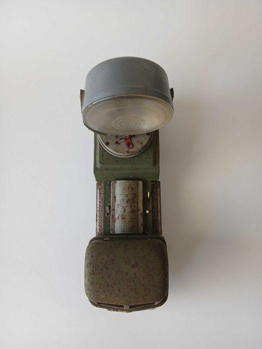 Camião Militar Metálico Vintage com Holofote – Colecionismo