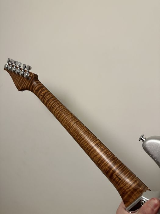 Suhr S - Limited Edition - flamed mapple neck