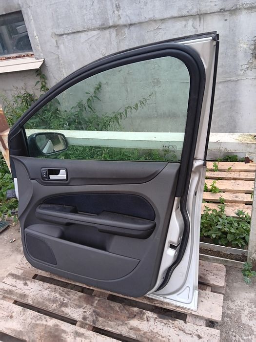 Ford Focus mk2 II drzwi prawy przód przednie prawe pasażera kompletne