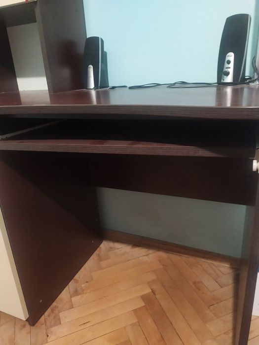 Столик комп'ютера