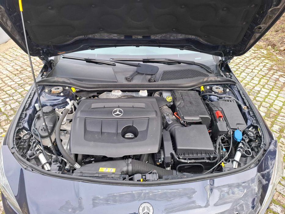 Mercedes CLA 180 d Shooting Brake Apenas 130 Mil Kms de 2017