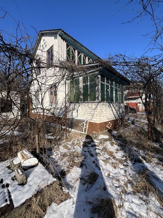 Дача з каміном біля Дніпра