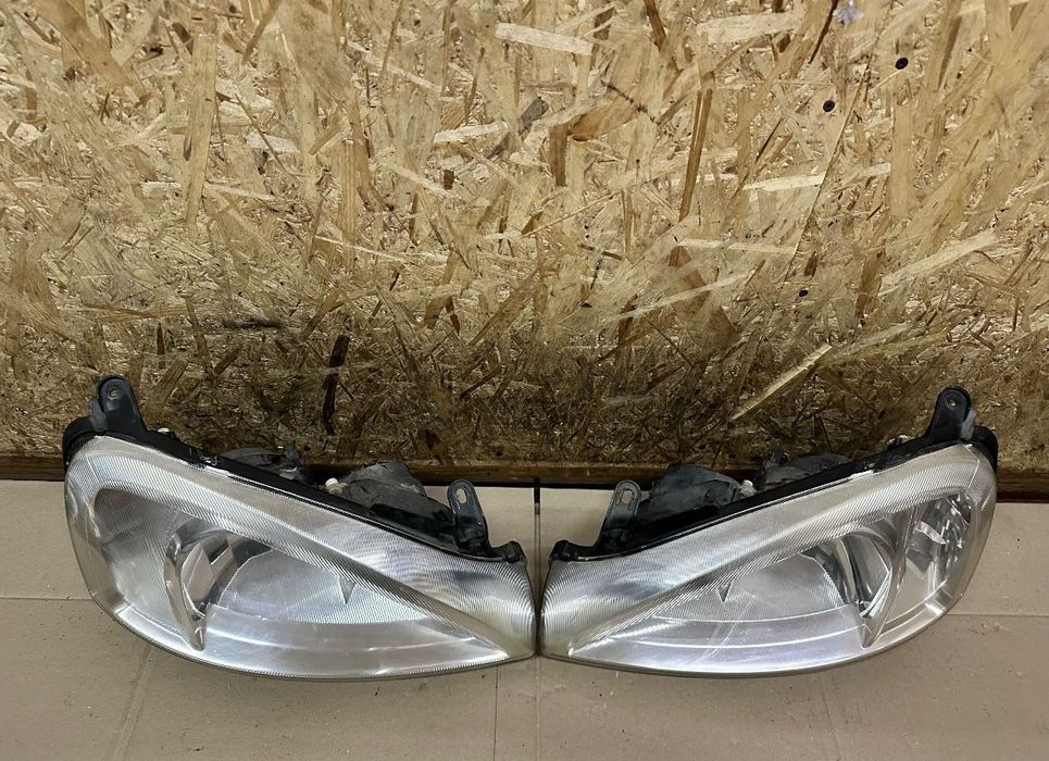 Reflektor przedni Opel Corsa C Lampa Lampy