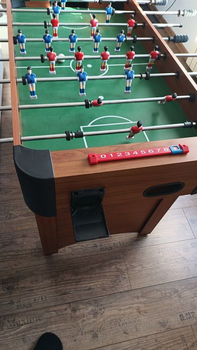 Stòł do gry w piłkarzyki