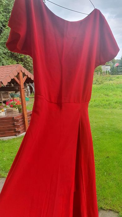 Dluga suknia wieczorowa czerwona