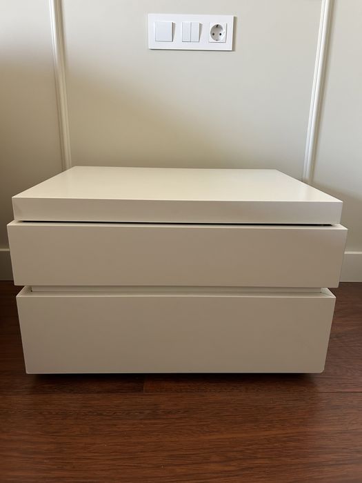 Conjunto de mesinhas de cabeceira lacadas