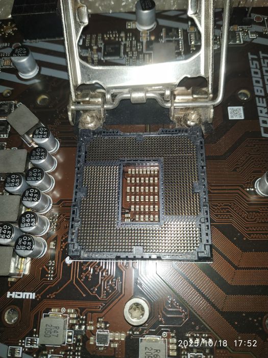 Материнська плата MSI B460M-A Pro.