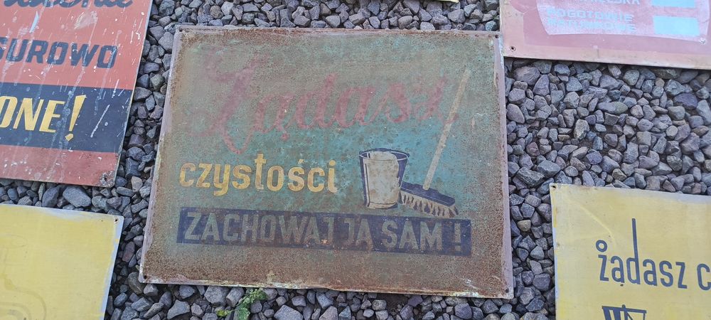 Stare metalowe tablice PRL