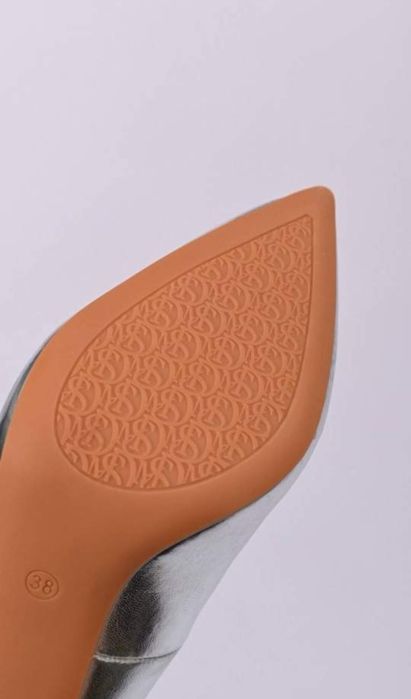 Туфлі жіночі, сріблястого кольору