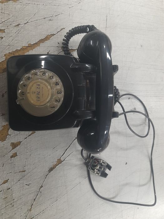 Antigo telefone de disco