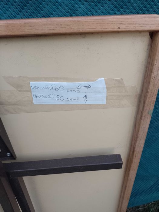 Stolik do przyczepy kempingowej lub kampera