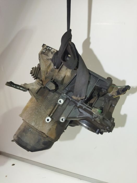 Caixa velocidades Renault Clio 2 gasolina 2000 motor de arranque á fre