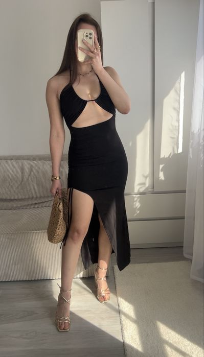 Czarna sexy dopasowana sukienka z rozcięciem lato S dekolt lato