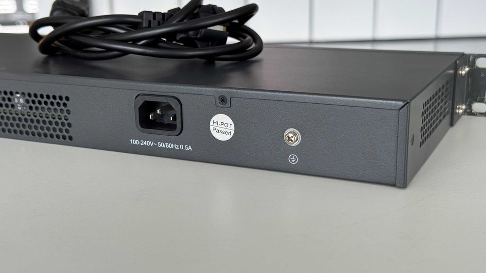 Switch TP-Link (TL-SG1024) - 24 portas Gigabit