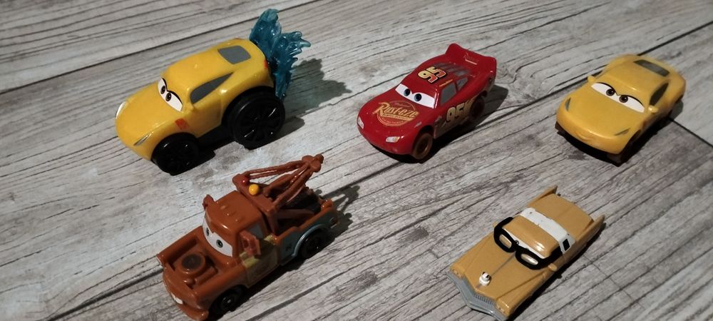 Pojazdy z bajki "Auta"