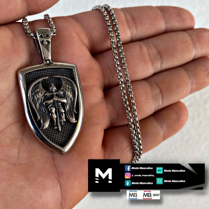 Colar em aço masculino