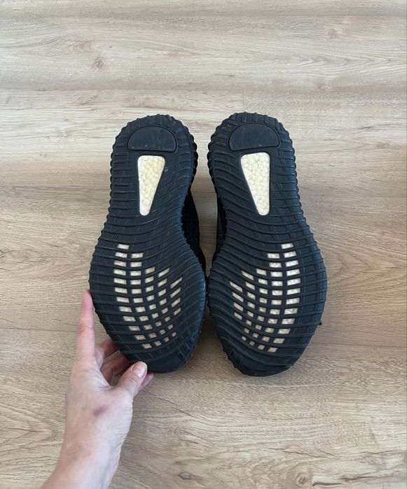 Adidas Yeezy 350 кросівки 40 р