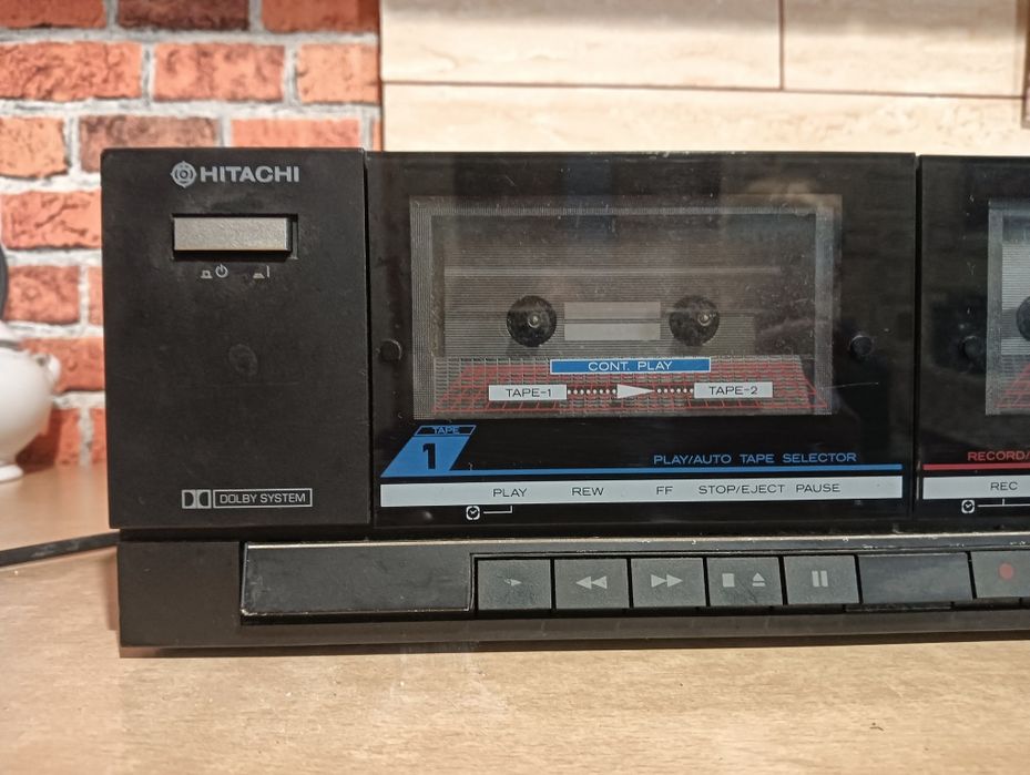 magnetofon Hitachi