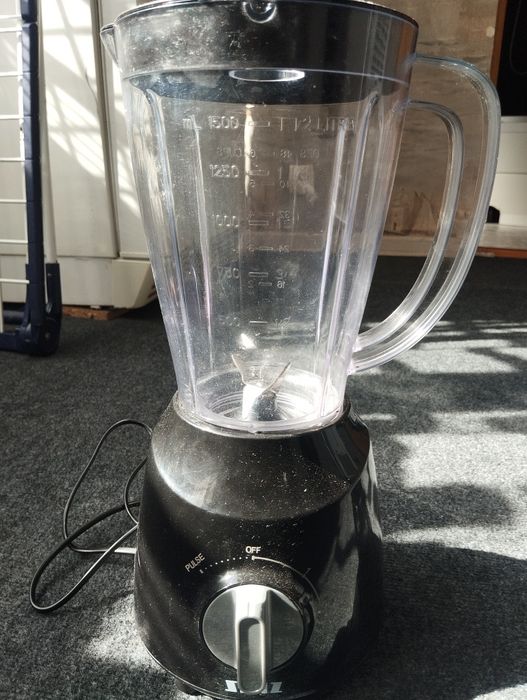 Блендер Zenz має тріщину