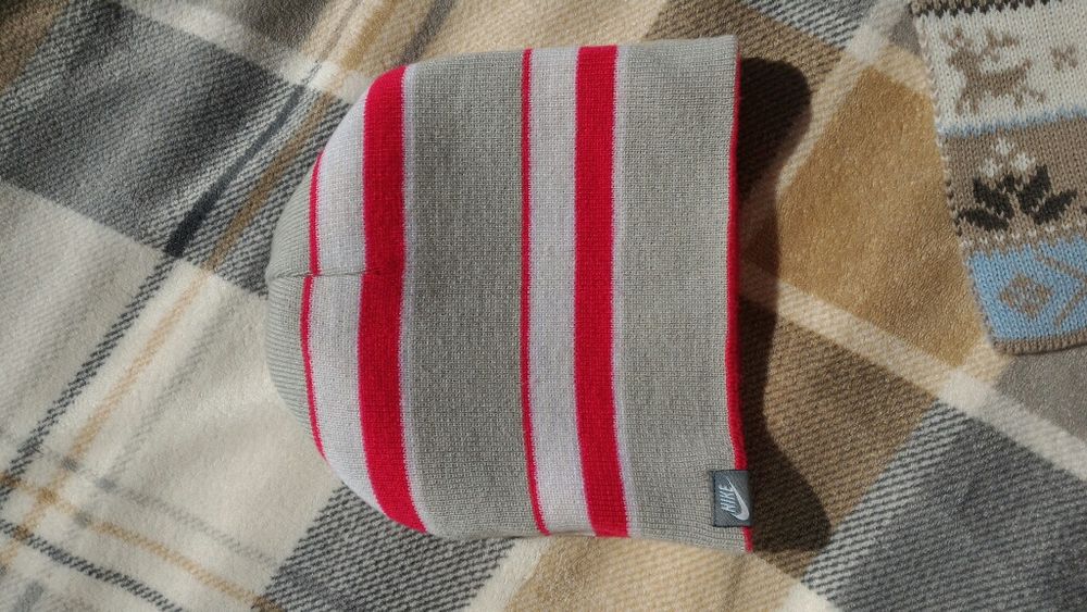 Gorro reversível Nike criança