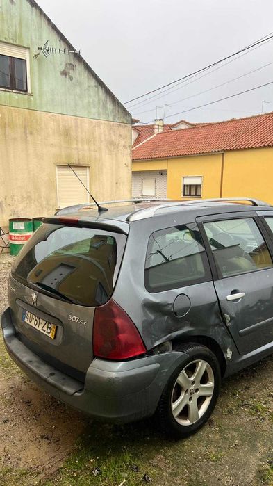 Peugeot 307 SW – Salvado (Dano Lateral)