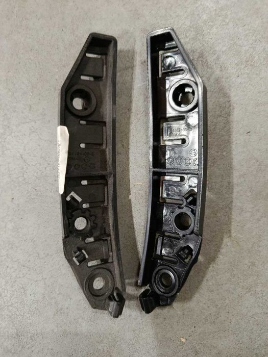 Кронштейн бампера переднього бічний лівий\правий Tesla M3