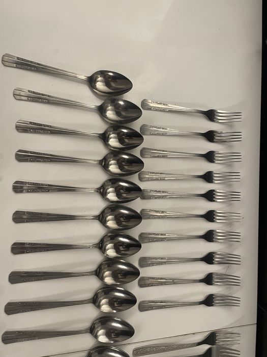 Sztućce Różne Niekompletne