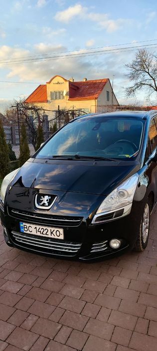 Продам Пежо 5008