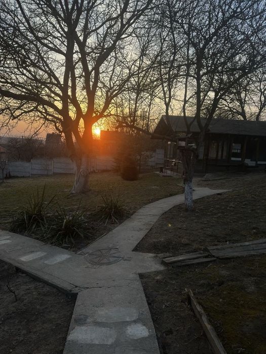 * Продається будинок неподалік м. Рівне