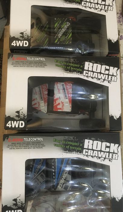 Полноприводная машинка на радио управлении