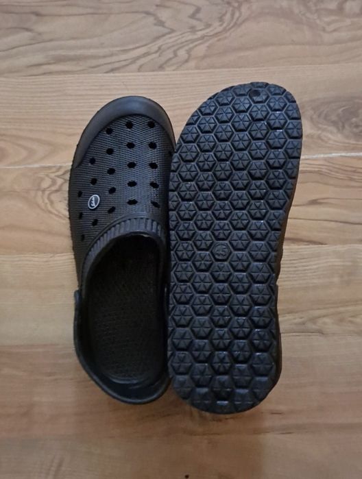 Nowe klapki męskie ażurkowe czarne Sobota 45