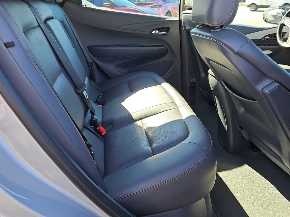 Chevrolet Bolt EV      2021