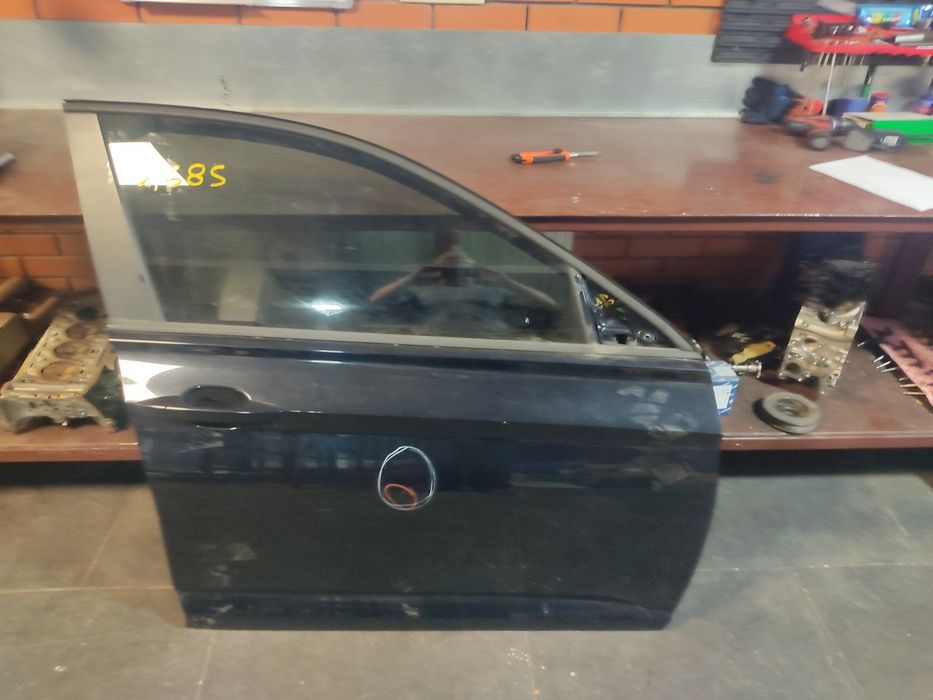 Двері передні, задні VW Jetta 7,  mk7 (2018-2024) США LC9X чорні / Дверь передняя Джетта 7