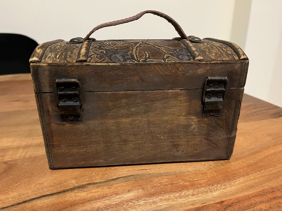 Pequeno Bau de madeira