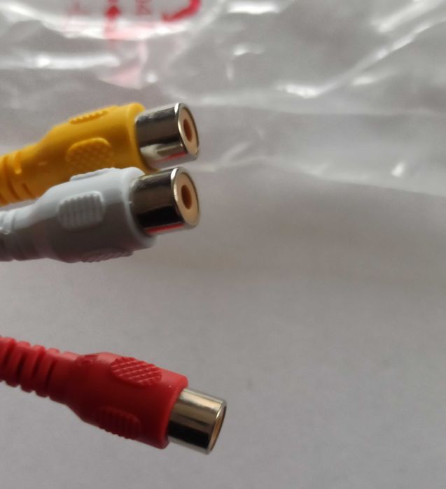 Adapter wtyk Jack 3,5mm 4-pol / 3 X gniazdo RCA